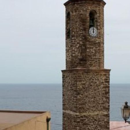לינה וארוחת בוקר קאסטלסארדו L'Antico Faro מראה חיצוני תמונה