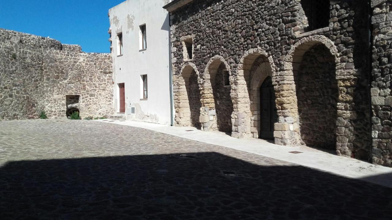 לינה וארוחת בוקר קאסטלסארדו L'Antico Faro מראה חיצוני תמונה