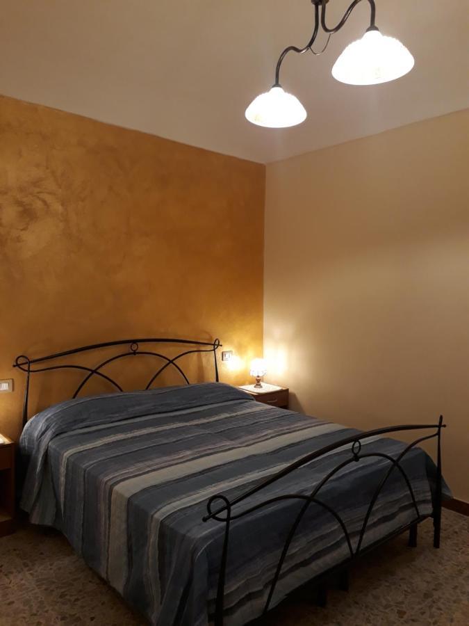 לינה וארוחת בוקר קאסטלסארדו L'Antico Faro מראה חיצוני תמונה
